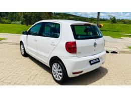 VOLKSWAGEN - FOX - 2013/2014 - Branca - R$ 41.888,00