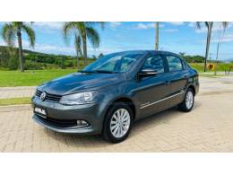 VOLKSWAGEN - VOYAGE - 2015/2016 - Cinza - R$ 47.888,00