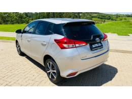 TOYOTA - YARIS - 2020/2020 - Prata - R$ 87.888,00