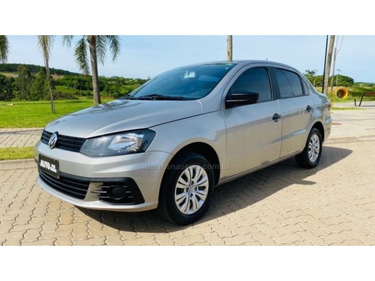 VOLKSWAGEN - VOYAGE - 2016/2017 - Prata - R$ 48.888,00