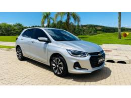 CHEVROLET - ONIX - 2022/2023 - Prata - R$ 92.888,00