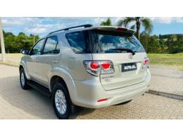 TOYOTA - HILUX SW4 - 2014/2015 - Bege - R$ 119.888,00