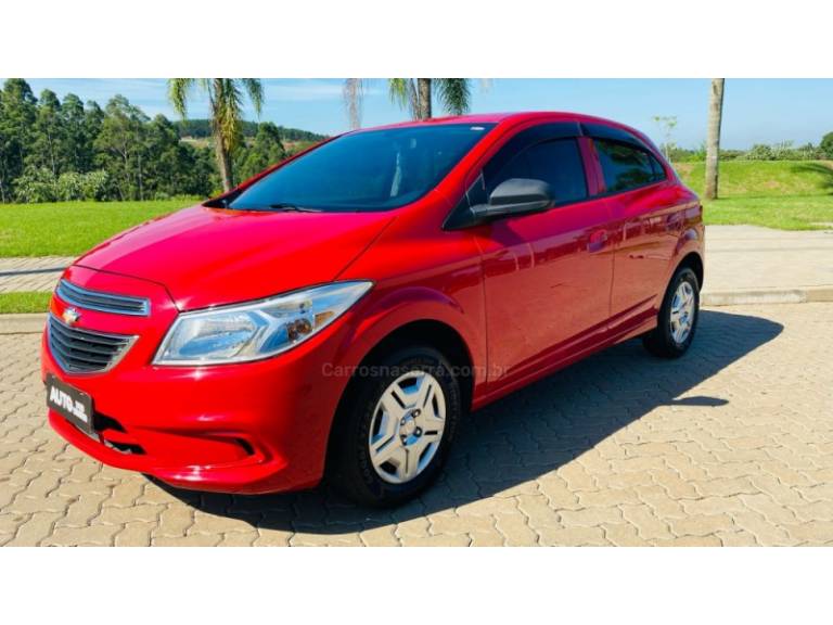 CHEVROLET - ONIX - 2015/2016 - Vermelha - R$ 49.888,00