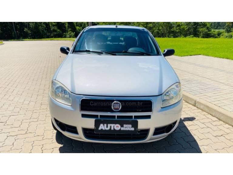 FIAT - SIENA - 2010/2011 - Prata - R$ 32.888,00