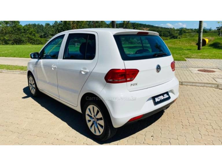 VOLKSWAGEN - FOX - 2015/2015 - Branca - R$ 46.888,00