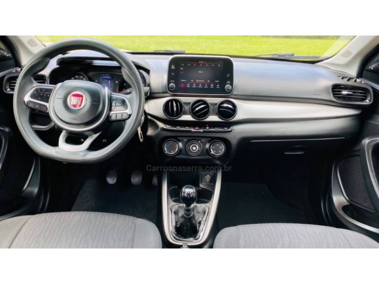 FIAT - CRONOS - 2018/2019 - Branca - R$ 63.888,00