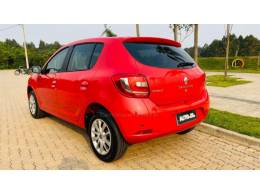 RENAULT - SANDERO - 2017/2018 - Vermelha - R$ 46.888,00