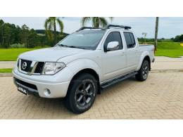 NISSAN - FRONTIER - 2006/2007 - Prata - R$ 71.888,00