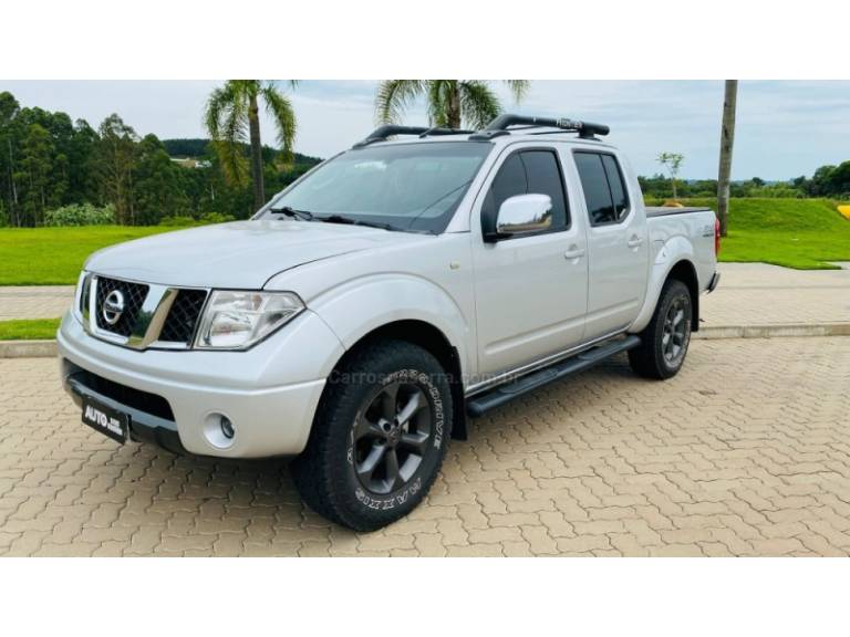 NISSAN - FRONTIER - 2006/2007 - Prata - R$ 71.888,00