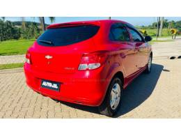 CHEVROLET - ONIX - 2015/2016 - Vermelha - R$ 49.888,00