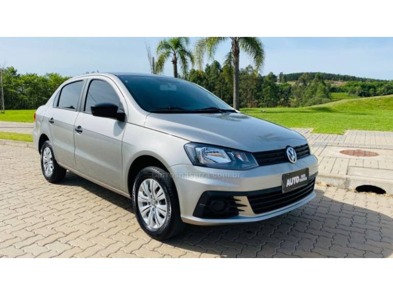 VOLKSWAGEN - VOYAGE - 2016/2017 - Prata - R$ 48.888,00