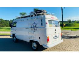 VOLKSWAGEN - KOMBI - 2013/2014 - Branca - R$ 59.888,00