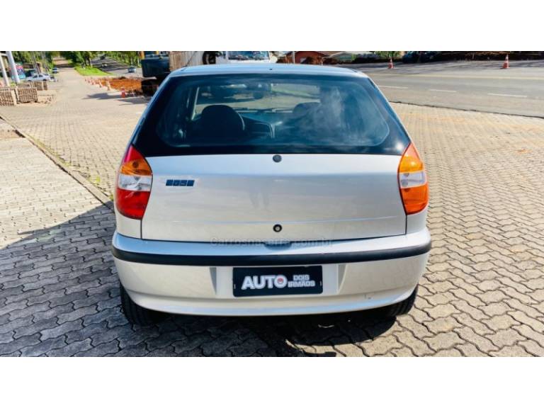 FIAT - PALIO - 2005/2006 - Preta - R$ 21.888,00