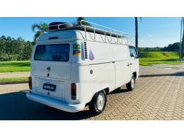 VOLKSWAGEN - KOMBI - 2013/2014 - Branca - R$ 59.888,00