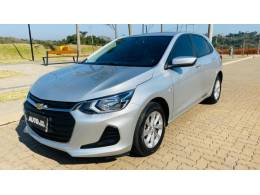 CHEVROLET - ONIX - 2022/2023 - Prata - R$ 75.888,00