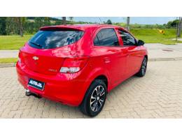 CHEVROLET - ONIX - 2015/2016 - Vermelha - R$ 49.888,00