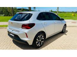 CHEVROLET - ONIX - 2022/2023 - Prata - R$ 92.888,00