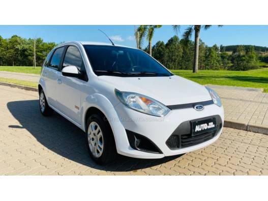 FORD - FIESTA - 2012/2013 - Branca - R$ 35.888,00