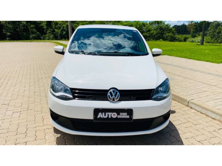 VOLKSWAGEN - FOX - 2013/2014 - Branca - R$ 41.888,00