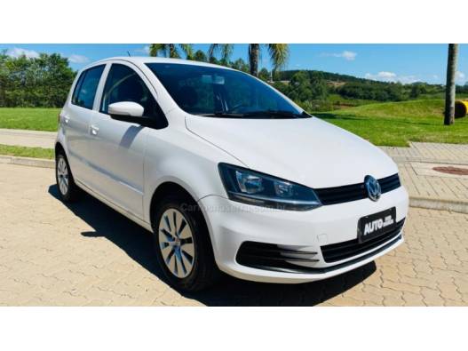 VOLKSWAGEN - FOX - 2015/2015 - Branca - R$ 46.888,00