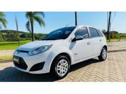 FORD - FIESTA - 2012/2013 - Branca - R$ 35.888,00