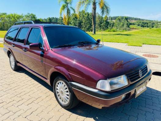 VOLKSWAGEN - QUANTUM - 1994/1995 - Vermelha - R$ 27.888,00