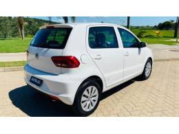 VOLKSWAGEN - FOX - 2015/2015 - Branca - R$ 46.888,00