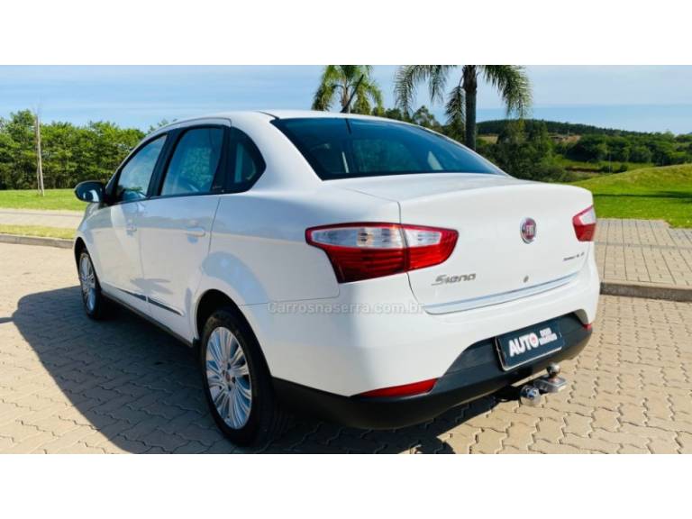 FIAT - GRAND SIENA - 2012/2013 - Branca - R$ 39.888,00