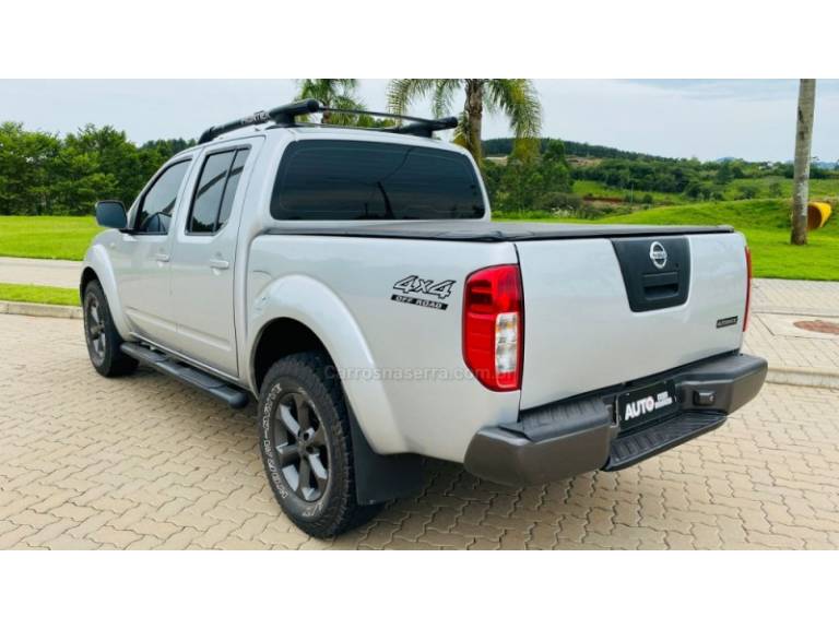 NISSAN - FRONTIER - 2006/2007 - Prata - R$ 71.888,00