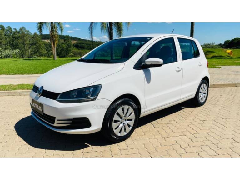 VOLKSWAGEN - FOX - 2015/2015 - Branca - R$ 46.888,00