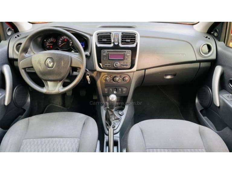 RENAULT - SANDERO - 2017/2018 - Vermelha - R$ 46.888,00