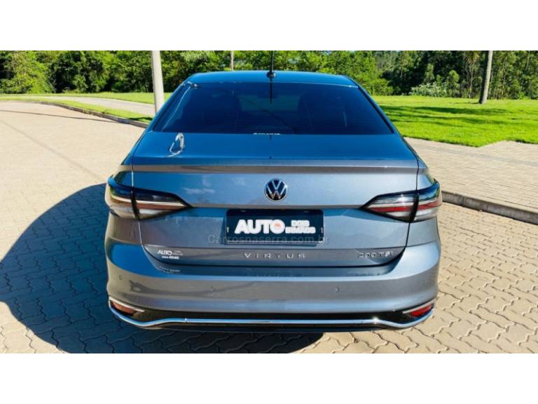 VOLKSWAGEN - VIRTUS - 2023/2024 - Cinza - R$ 114.888,00