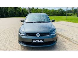 VOLKSWAGEN - VOYAGE - 2015/2016 - Cinza - R$ 47.888,00