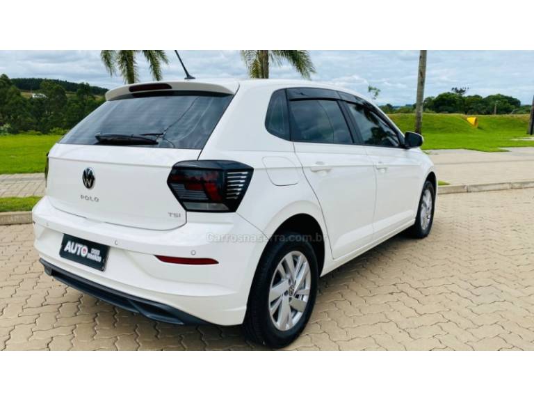 VOLKSWAGEN - POLO - 2023/2023 - Branca - R$ 81.888,00