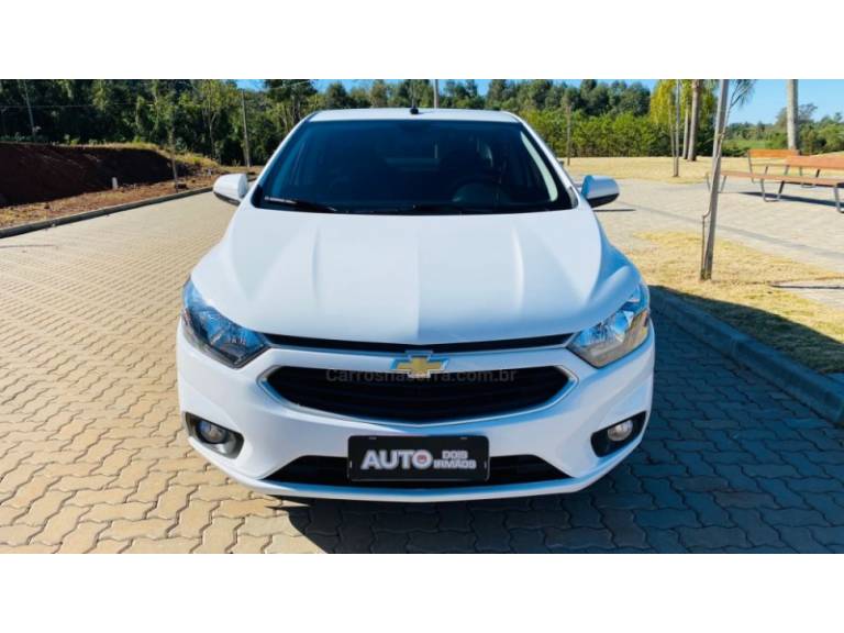 CHEVROLET - PRISMA - 2016/2017 - Branca - R$ 58.888,00