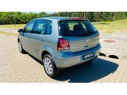 VOLKSWAGEN - POLO - 2010/2011 - Cinza - R$ 38.888,00