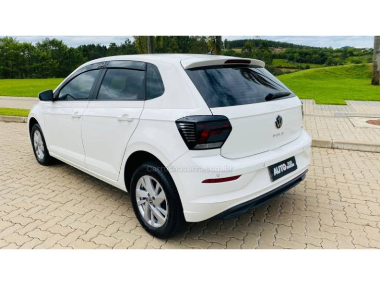 VOLKSWAGEN - POLO - 2023/2023 - Branca - R$ 81.888,00