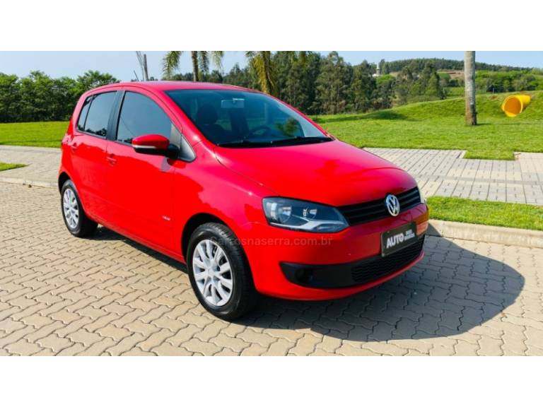 VOLKSWAGEN - FOX - 2012/2013 - Vermelha - R$ 38.888,00