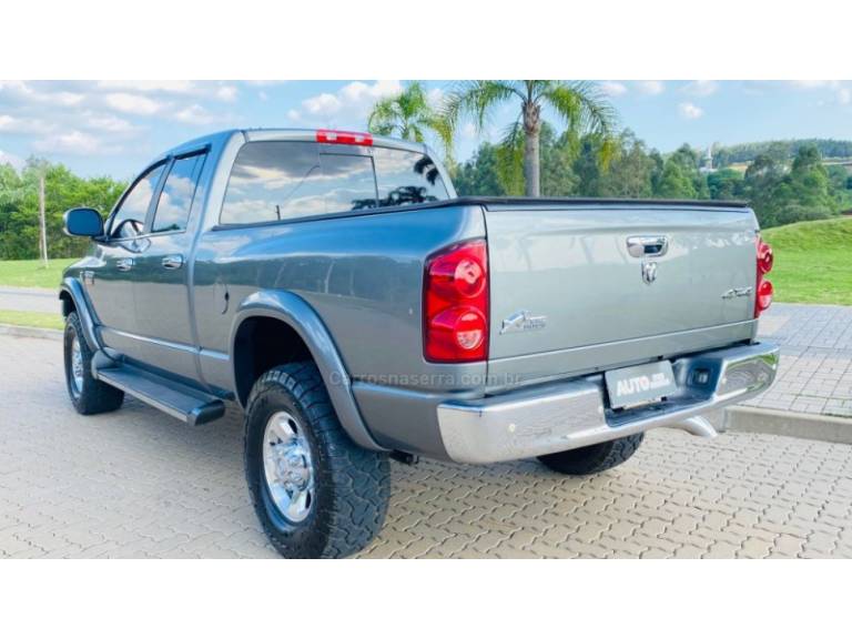 DODGE - RAM - 2007/2008 - Cinza - R$ 186.888,00