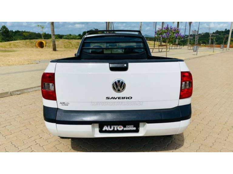 VOLKSWAGEN - SAVEIRO - 2014/2015 - Branca - R$ 49.888,00