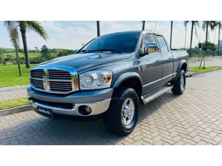 DODGE - RAM - 2007/2008 - Cinza - R$ 186.888,00