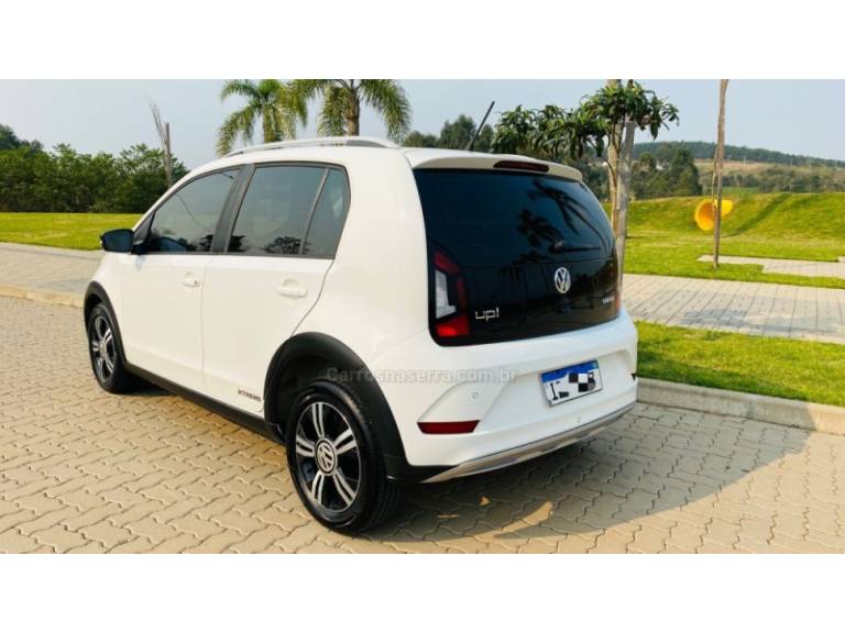 VOLKSWAGEN - UP - 2019/2020 - Branca - R$ 67.888,00