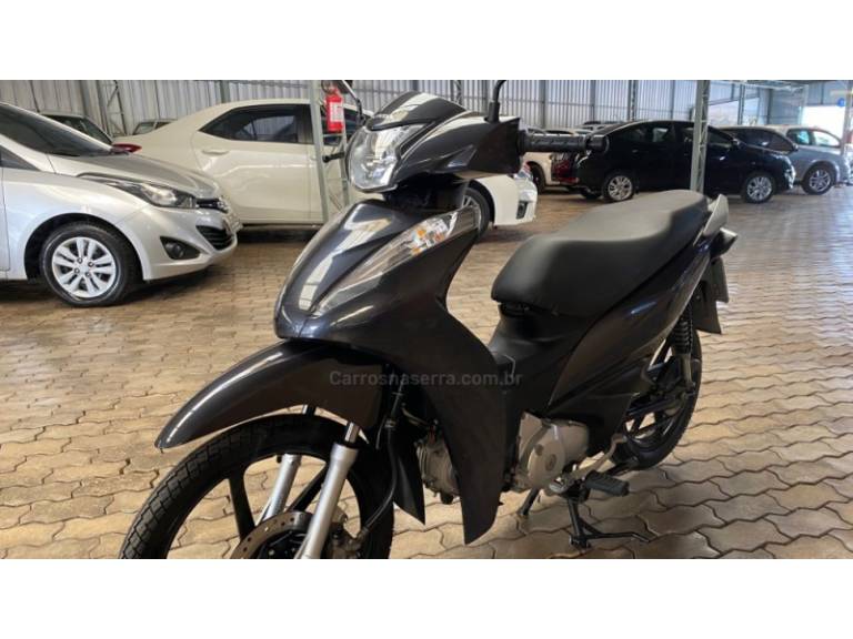 HONDA - BIZ 125 - 2019/2019 - Cinza - R$ 15.300,00