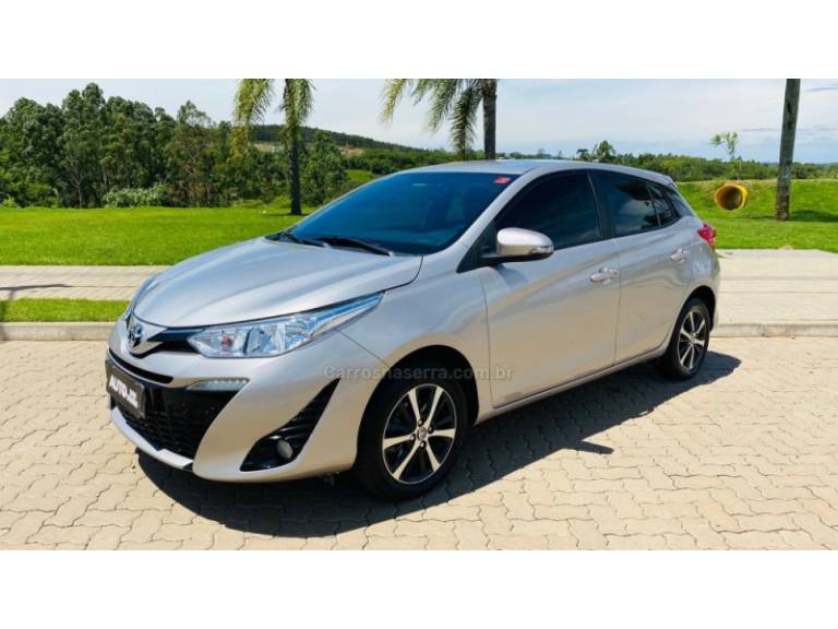 TOYOTA - YARIS - 2020/2020 - Prata - R$ 87.888,00